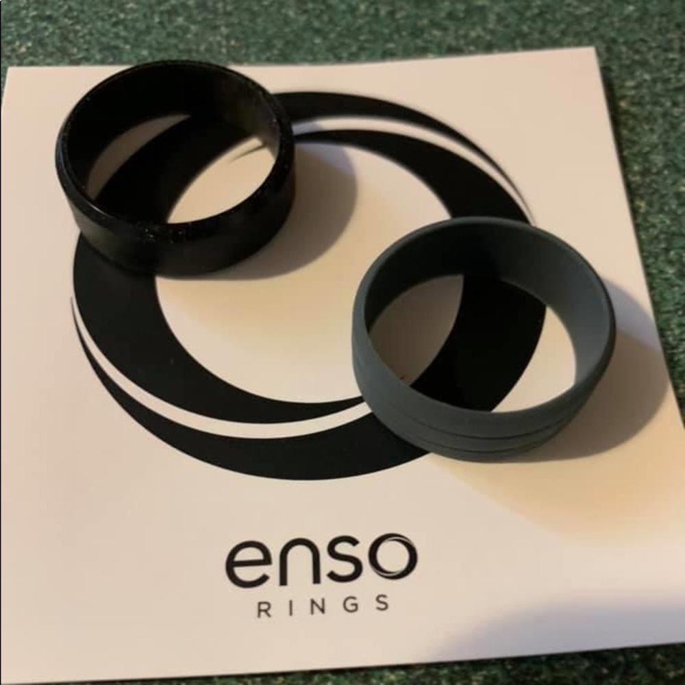 Brand New Silicone Wedding Banda